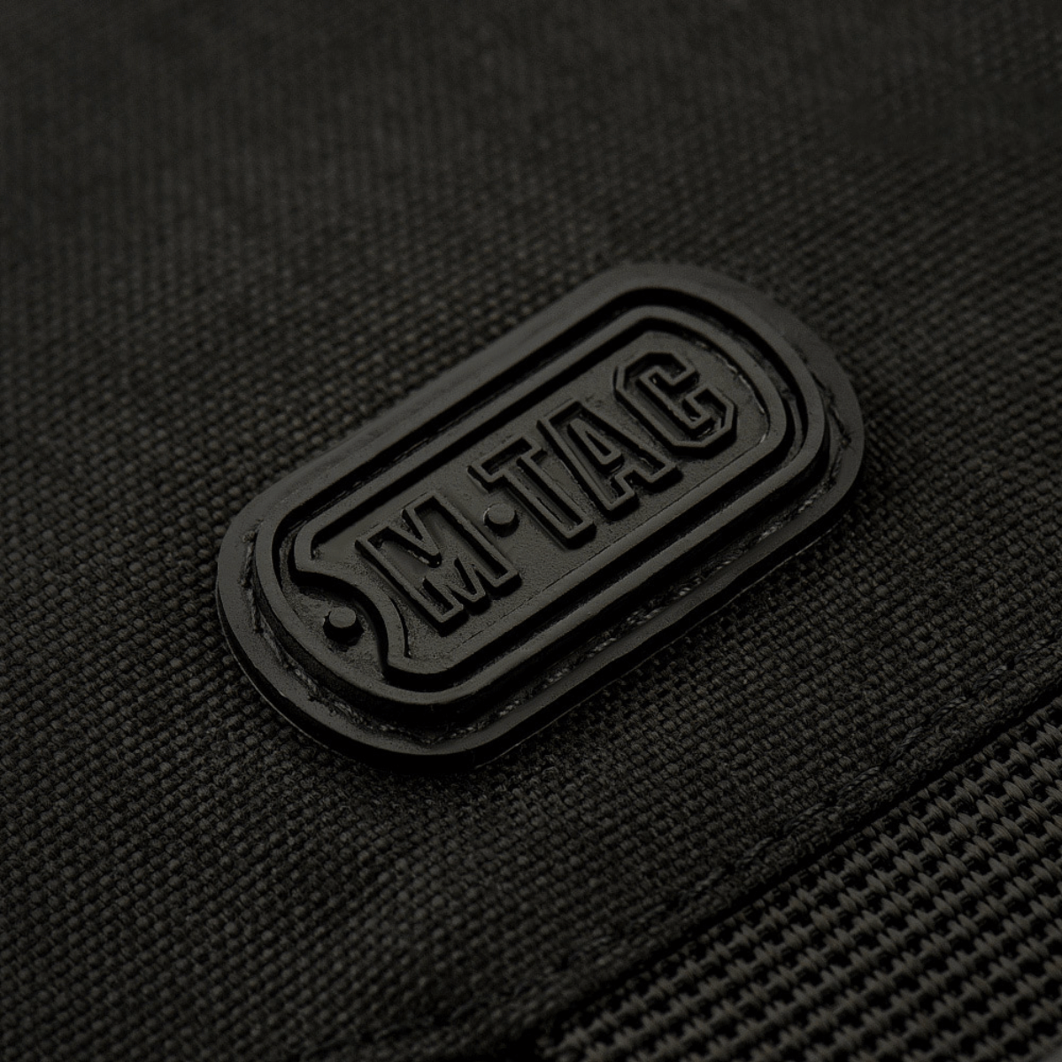M-Tac Magnet XL Bag Elite FidLock V-Buckle -magneettilukolla ja tarrapaneelilla, tabletti- ja olkalaukku, musta.