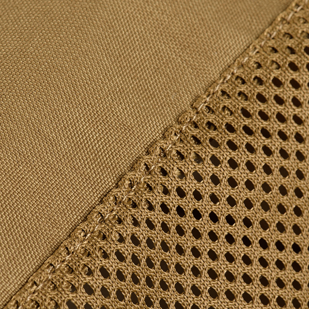 Yksityiskohta M‑Tac Magasinsæk Dump Pouch Lite Elite Cordura 500D -materiaalista, tuuletuksella ja tukevalla rakenteella.