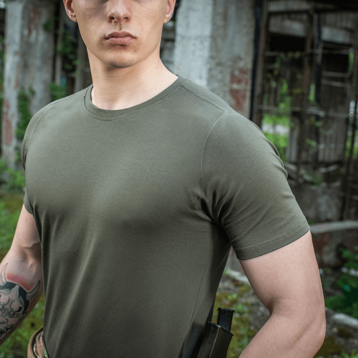 M-Tac T-shirt 93/7 Summer - kevyt ja hengittävä perus-T-paita miehille, sopii lämpimään säähän, puuvilla-elastaaniseos ja siro leikkaus.