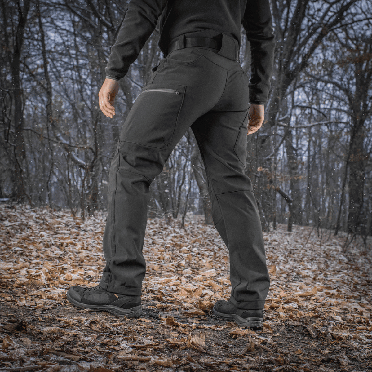 M-Tac Soft Shell Vinter -housut - lämpösuojatut, hengittävät housut kylmiin olosuhteisiin fleece-vuorella ja vahvistetuilla yksityiskohdilla.