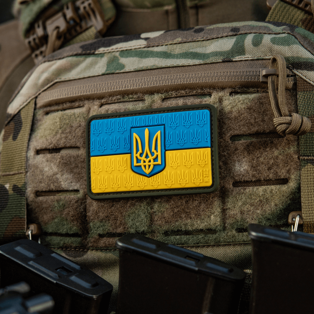 M-Tac Patch Ukraine Flag vaakuna maastoliivissä.