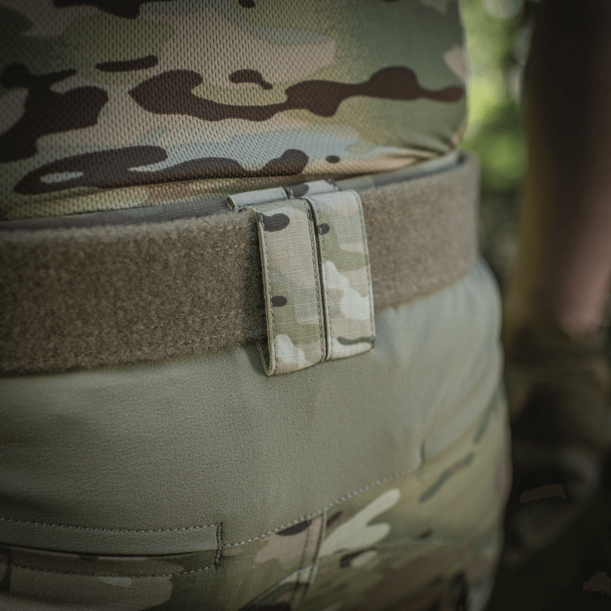 Lähikuva M-Tac Shorts STURM Gen.II Nyco Extreme camo-kuviosta ja kestävistä materiaaleista taktiseen käyttöön.