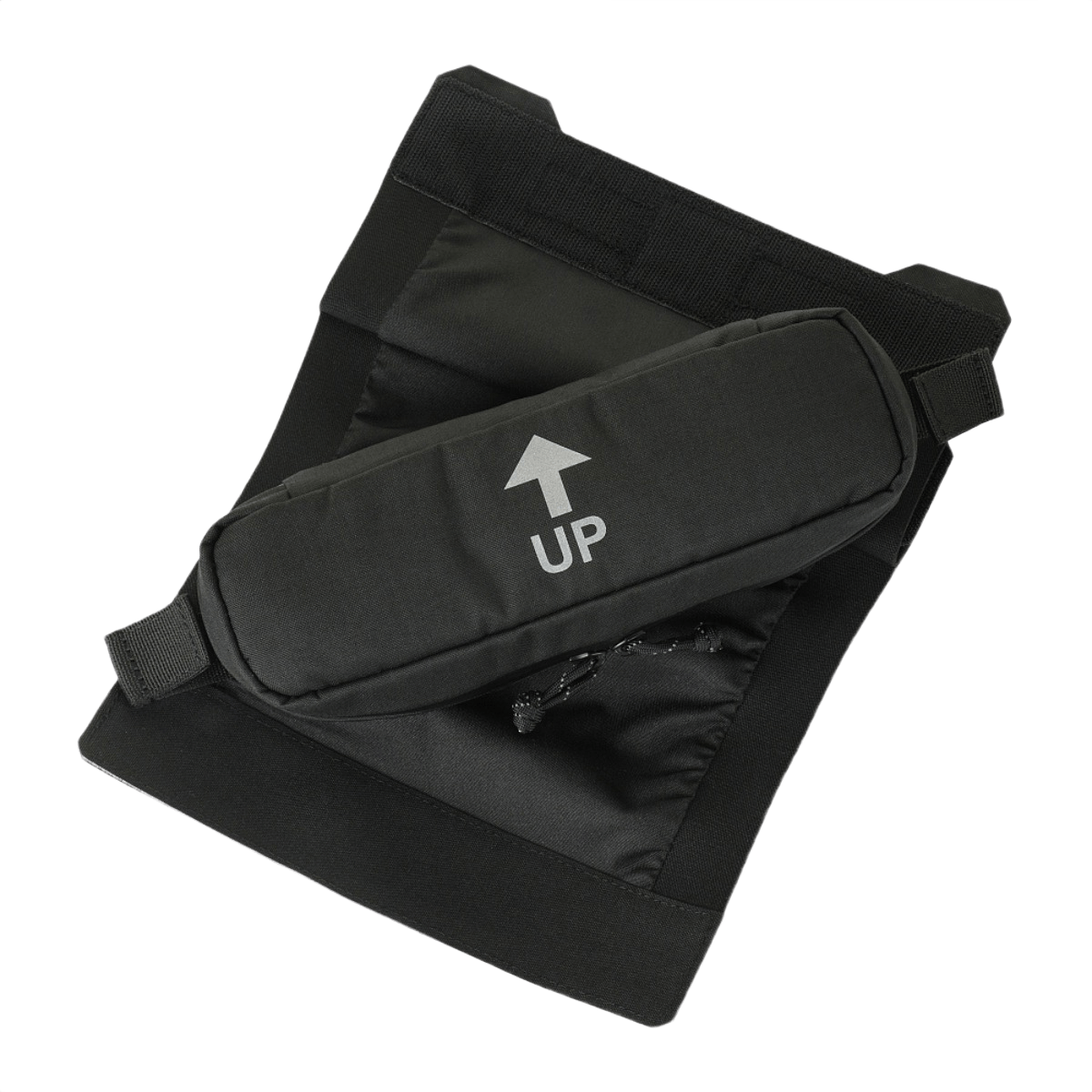 M-Tac Horizontal Medical Pouch ROLL Elite mustana Cordura 500D:llä, suunniteltu kiinnitettäväksi plate carrieriin mukavasti.