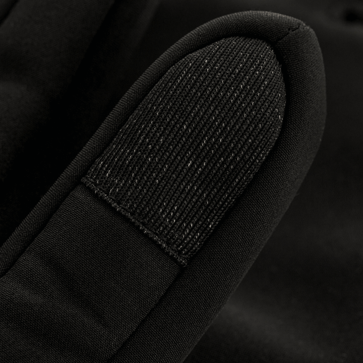 M-Tac Vinterhandsker Soft Shell lähikuva, näyttää pehmeän ja suojaavan rakenteen sääolosuhteisiin.