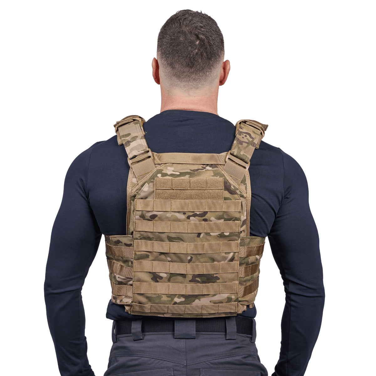EA Plate Carrier Camo maastokuvioitu, kestävä materiaali, joustava levyvaljas, galleria-asento 1 takaa mallilla.