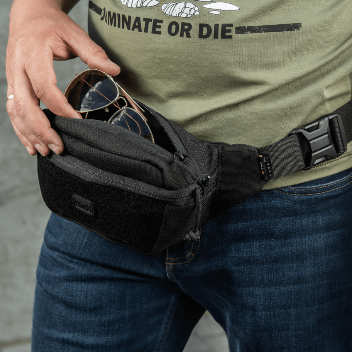M-Tac Tactical Waist Bag Gen.II Elite vyölaukku Cordura 1000D:stä, ihanteellinen taktiseen ja arkikäyttöön, kestävä ja moderni design.