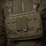 M-Tac paneeli patcheille MOLLE 80x85, hook & loop overflade patcheille henkilön rinnassa