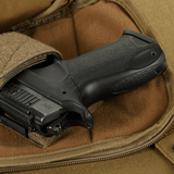 M-Tac Sphaera Hex Hardsling Taske Gen.II Elite piilotetulla aseen kantotoiminnolla ja vetoketjujärjestelmällä, robustissa Cordura- ja Hex-polyesterissä.