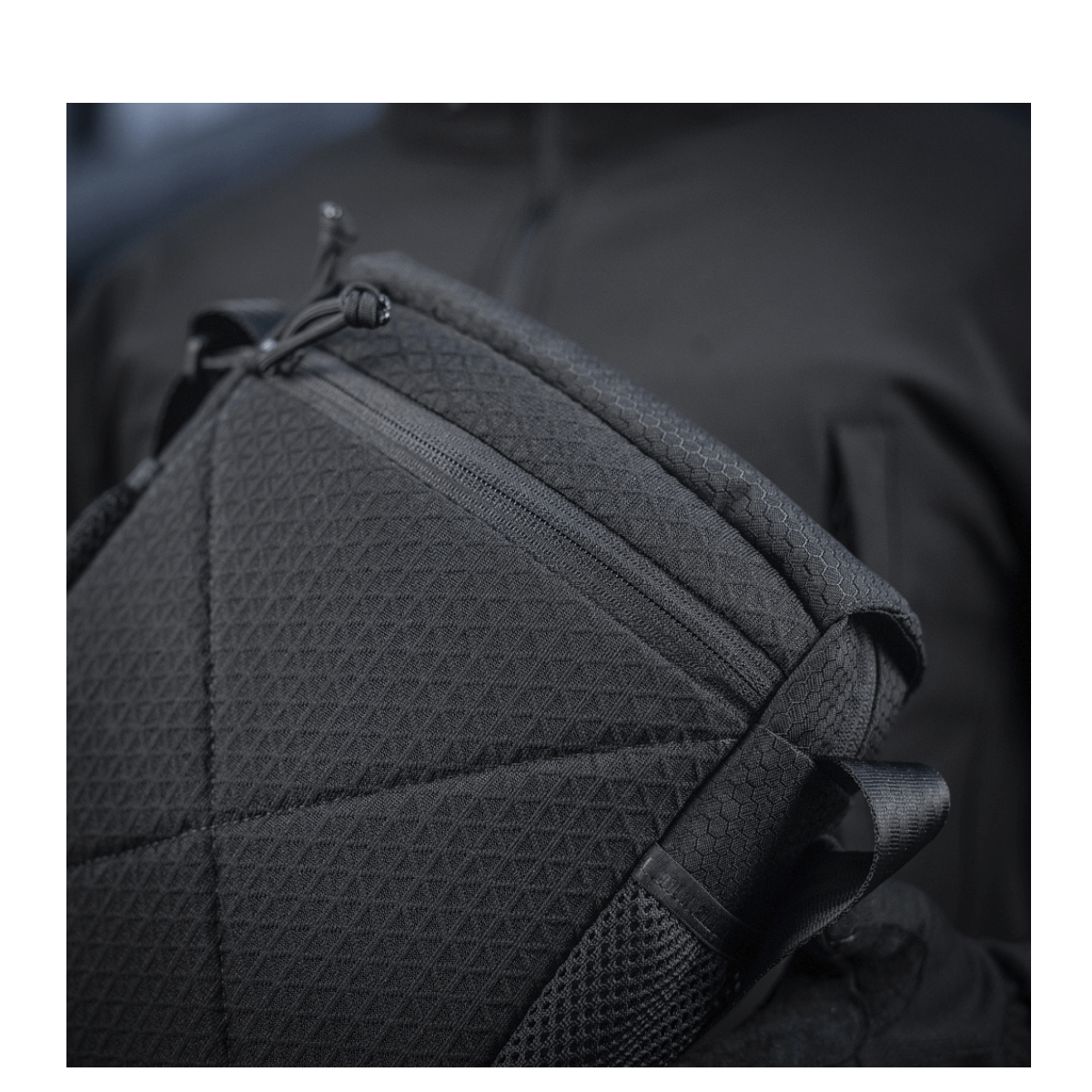 M-Tac Satellite Magnettaske Gen. II Elite Hex, musta Cordura Hex, NIJ-sertifiointi, esitetty galleria-asento 1.