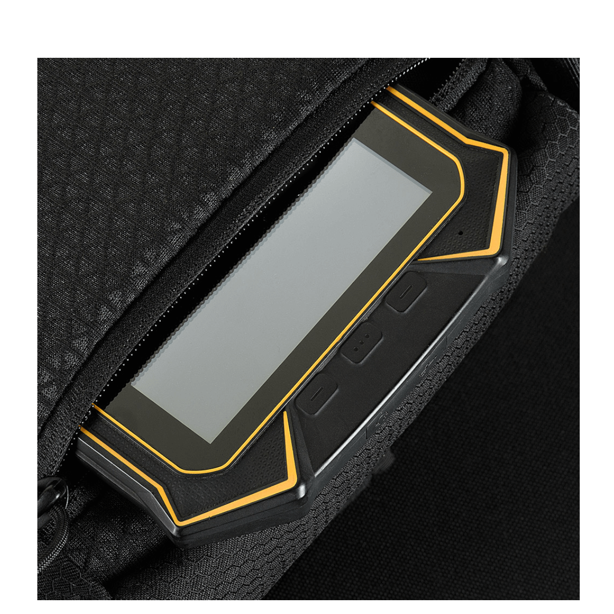 M-Tac Satellite Magnettaske Gen. II Elite Hex, musta Cordura Hex, NIJ-sertifiointi, yksityiskohta vetoketjusta ja materiaalista, galleria-asento 1.