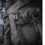 Lähikuva M-Tac Magnet XL Taske Elite Hexistä, FidLock-lukitus ja irrotettava Velcro-paneeli; monikäyttöinen olkalaukku M-TACilta.