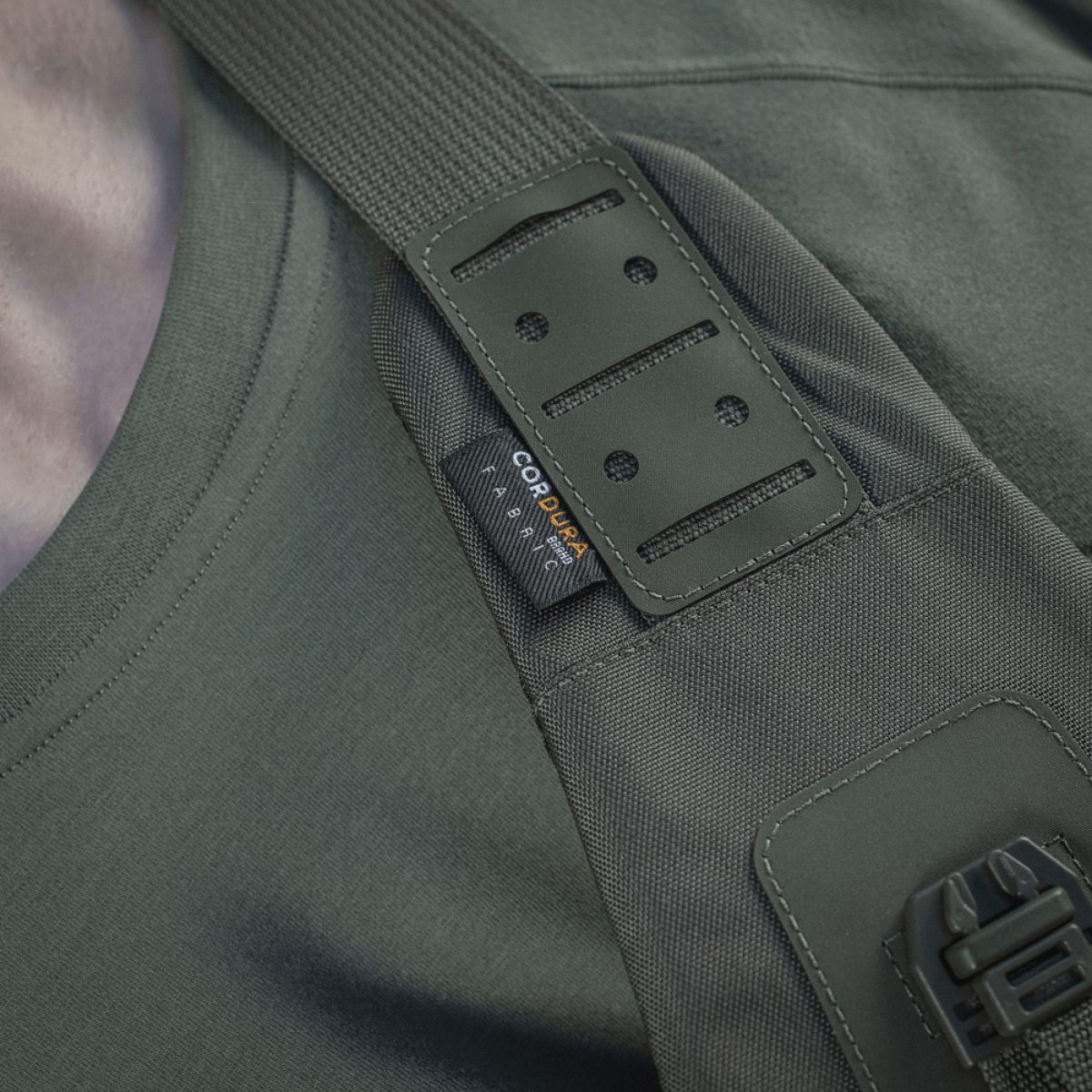 M‑Tac Cross Bag Elite Hex Cordura 500 -materiaalista MIL-SPEC-hihnoin, täydellinen taktisiin varusteisiin ja päivittäiseen käyttöön.