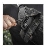 M-Tac Smartphone Lomme Elite Large Hex magneettisoljella ja kestävästä CORDURA HEX -materiaalista älypuhelinten säilytykseen.