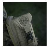 M-Tac Smartphone Lomme Elite Large Hex valmistettu kestävästä CORDURA HEX -materiaalista WJ-magneettisoljella, sopii jopa 6,5 tuuman puhelimille.
