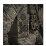 M-Tac Smartphone Lomme Elite Large Hex CORDURA HEX -materiaalista magneettisoljella, kiinnitetty univormuun, sopii 6,5 tuuman puhelimelle.