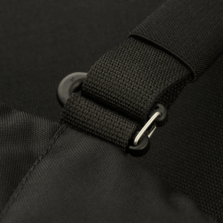Yksityiskohta M-Tac taktinen käsilämmitin Elite, vahva Cordura 500D ja tukeva remmirakenne.