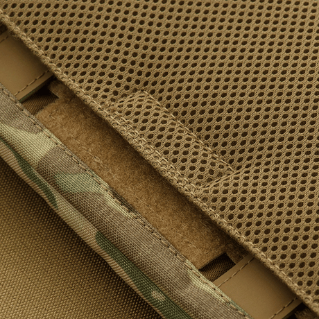Lähikuva M-Tac taktinen käsilämmitin Elite kestävästä Cordura 500D -kankaasta, pehmeä fleecevuori ja hengittävä mesh-takapuoli.