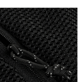 Lähikuva M-Tac Sling Pistoltaske Elite Hexistä, Cordura-kangas ja YKK-vedoketjut.