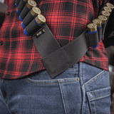 M-Tac Bandolier Elite metsästykseen, lähikuva patruunoista elastisissa pidikkeissä, sopii nopeaan saatavuuteen ja ergonomiseen muotoiluun.