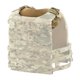 M-Tac olkapääpehmuste Plate Carrier Cuirass QRS:lle asennettuna maastokuvioituun liiviin, korkea mukavuus ja kestävyys.