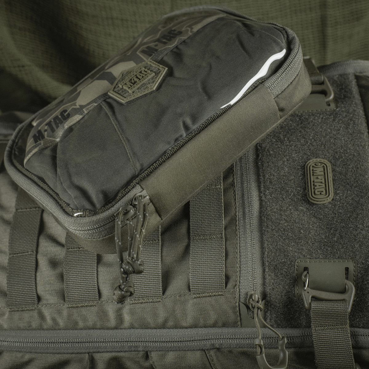 M-Tac Utility Organizer Slim Elite kestävästä Cordura 500D -materiaalista, täydellinen EDC-sarjalle ja turvalliseen säilytykseen, 22x16 cm.
