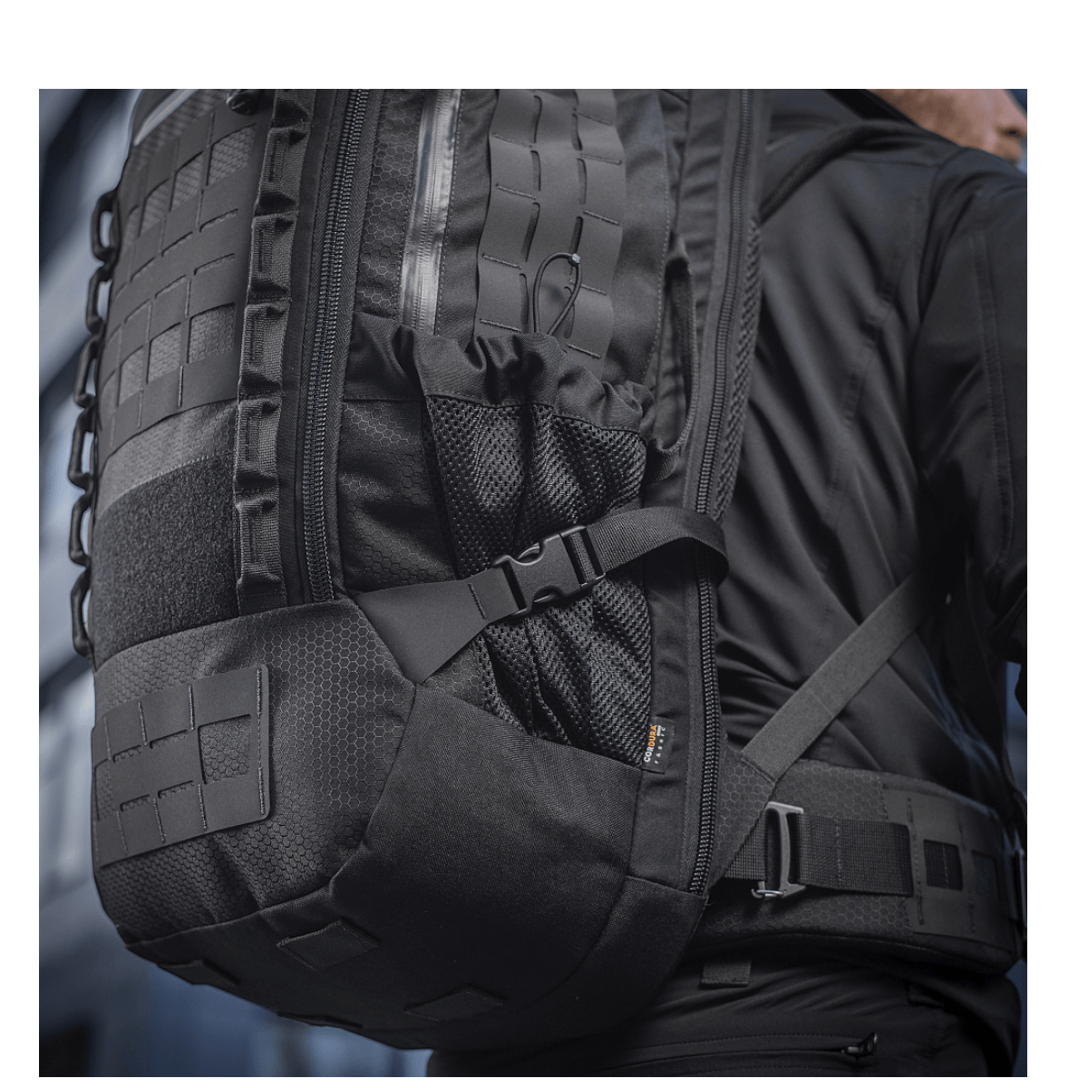 M-Tac Rygsæk Large Elite Hex Gen. IV, ergonomisesti suunniteltu suuri reppu aseiden kuljetukseen, kestävä Cordura 500D -materiaali.