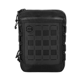 M-Tac Tablet Bag Laser Cut Hex mustasta Cordurasta, Laser Cut MOLLE -paneelilla edestä nähtynä; ihanteellinen EDC:lle ja pöytävarastointiin.