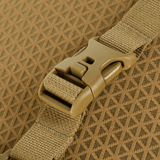 Lähikuva soljesta M-Tac Tablet Bag Laser Cut Hexissä, valmistettu Cordura Hex -materiaalista. EDC- ja asiakirjalaukku.