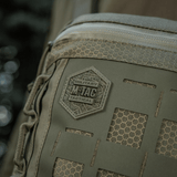 M-Tac Tablet Bag Laser Cut Hex Cordura-kankaalla, Laser Cut MOLLE -paneeleilla ja YKK-komponenteilla EDC:hen ja piilotettuun säilytykseen.