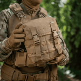 M-Tac Sukharka Gen.3 Pouch käytössä maastossa, Cordura 500D ja MOLLE-interface.