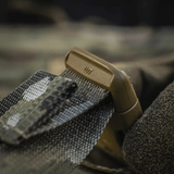 Lähikuva soljesta M-Tac Sukharka Gen.3 Pouchissa, Woojin Plastic -kiinnike ja Cordura 500D.
