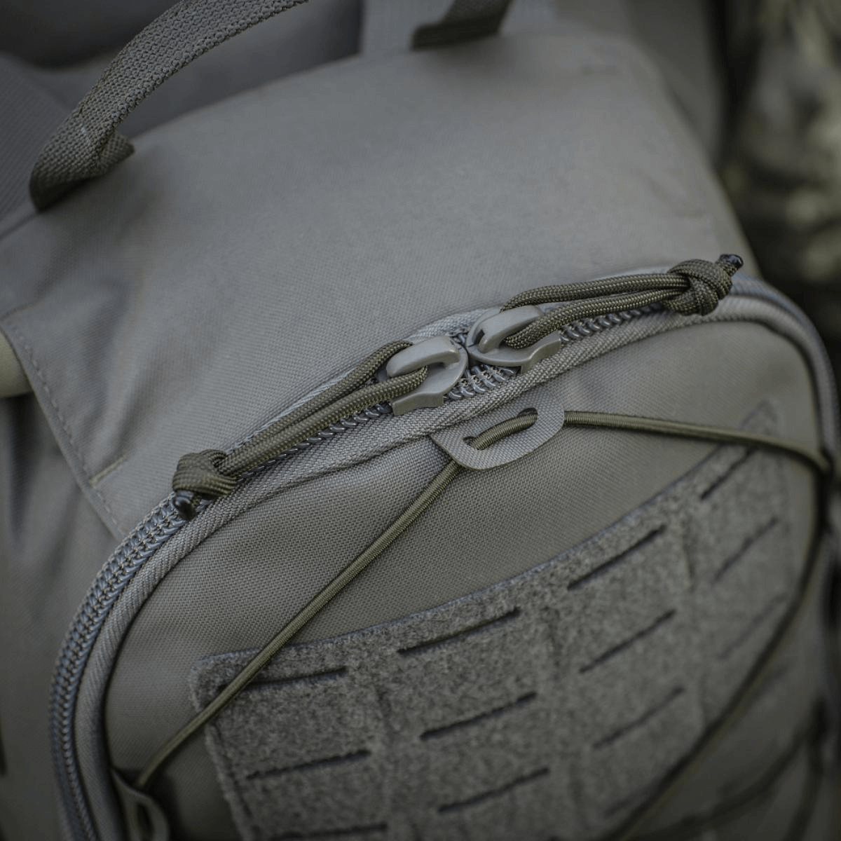 M-Tac STURM Elite -reppu MOLLE Laser Cut -etupaneelilla ja YKK-hardwarella, sopiva kenttäretkille. Cordura-materiaali.