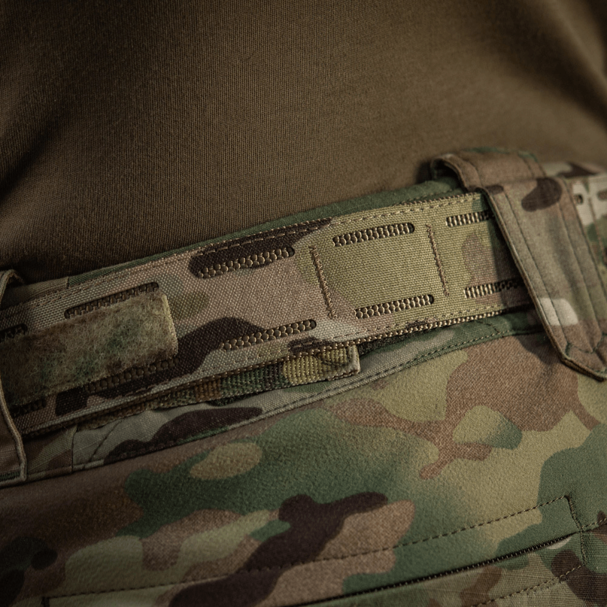 M-Tac Cobra Buckle taktinen vyö Laser Cut camossa, ihanteellinen sotilas- ja poliisivarusteisiin.