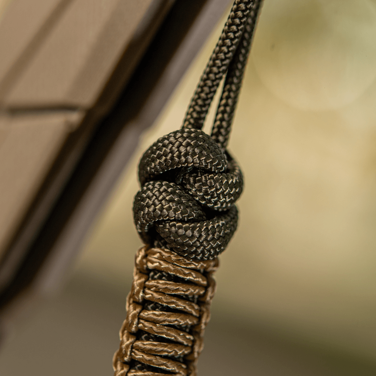 M-Tac Knife Lanyard Ninja punotusta paracordista, tyylikäs lisä veitselle, 550 type III paracord, coppernikkel, 14,5 cm pituus