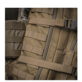 Lähikuva M-Tac Large Assault Pack -repusta, MOLLE-järjestelmä, beige.