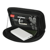 M-Tac Admin Pouch Large Elite varustettuna multitoolilla ja powerbankilla, tehty kestävästä Cordura 500D -materiaalista.