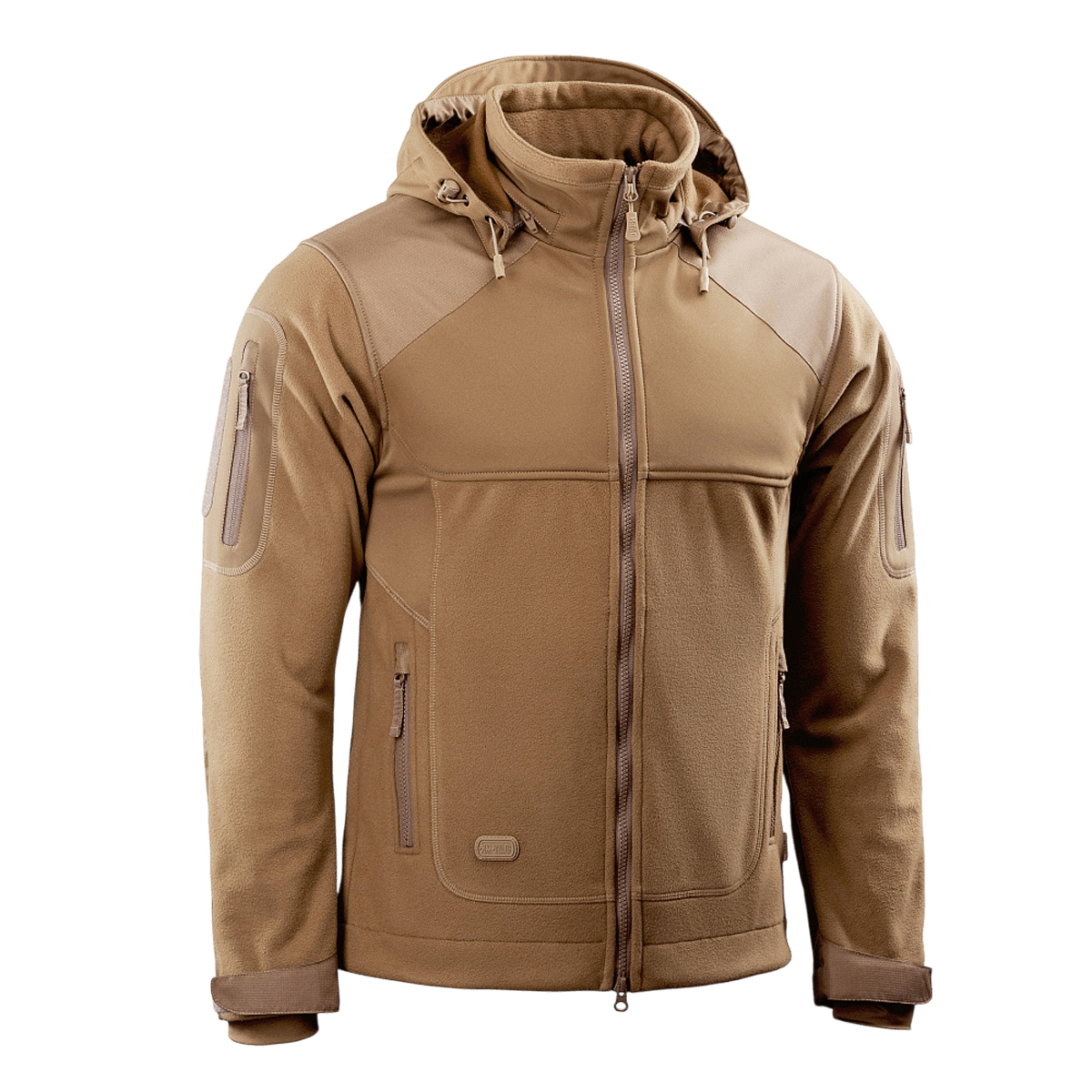 M-Tac Norman Windblock -fleecetakki ruskeana, suunniteltu mukavuuteen ja lämpöön WindBlock-materiaalilla ja softshell-paneeleilla. Sopii kylmään säähän.