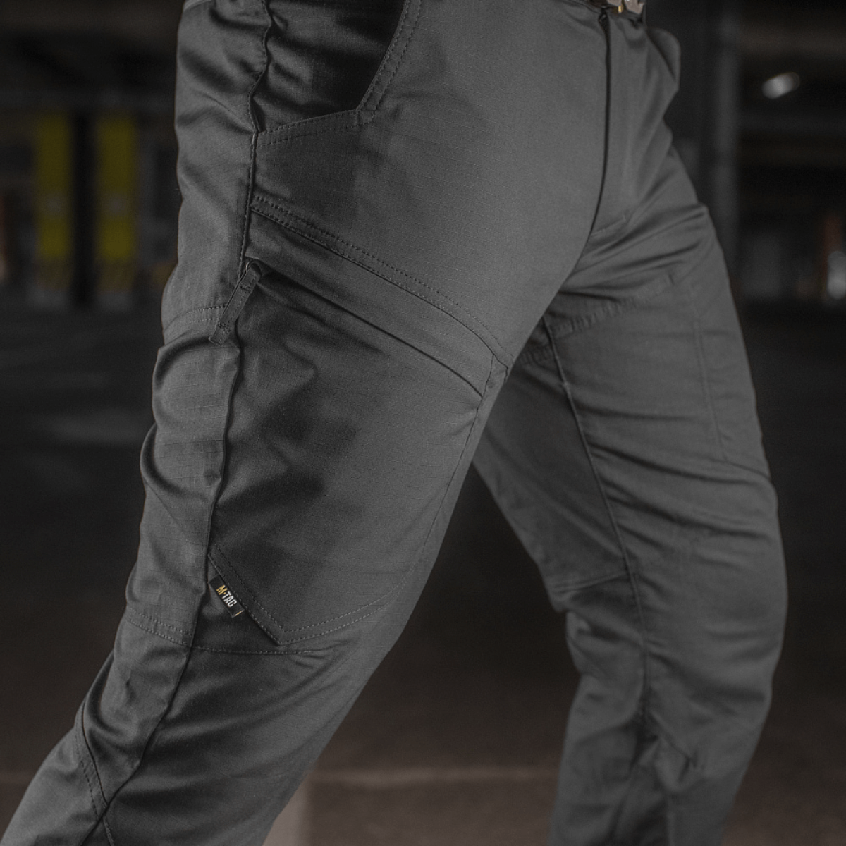 M-Tac Tactical Bukser Patrol Gen II Flex kestävässä mallissa, joustava ulko- ja taktisiin aktiviteetteihin.