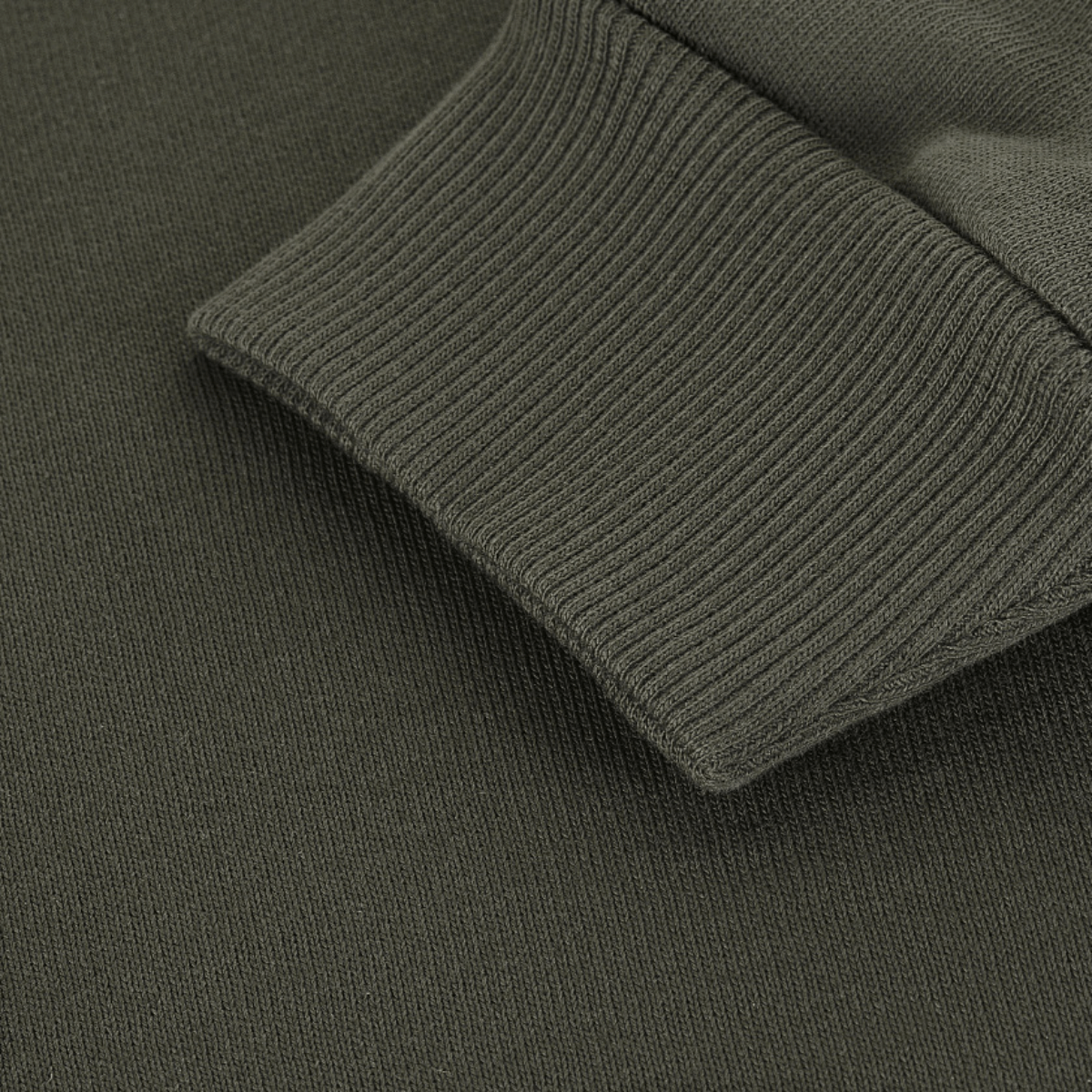 Resori M-Tac Cotton Sweatshirtissä, 100% puuvillaa, sopii juoksuun ja kuntoiluun. Mukava arkipaita löysällä istuvuudella liikkumisvapauteen