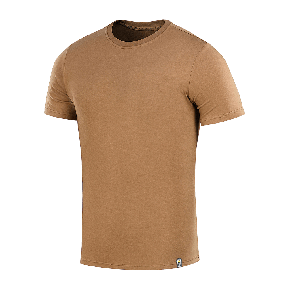 M-Tac T-shirt 93/7 Summer ruskea, 93% puuvillaa ja 7% elastaania, sopii lämpimiin kesäpäiviin.