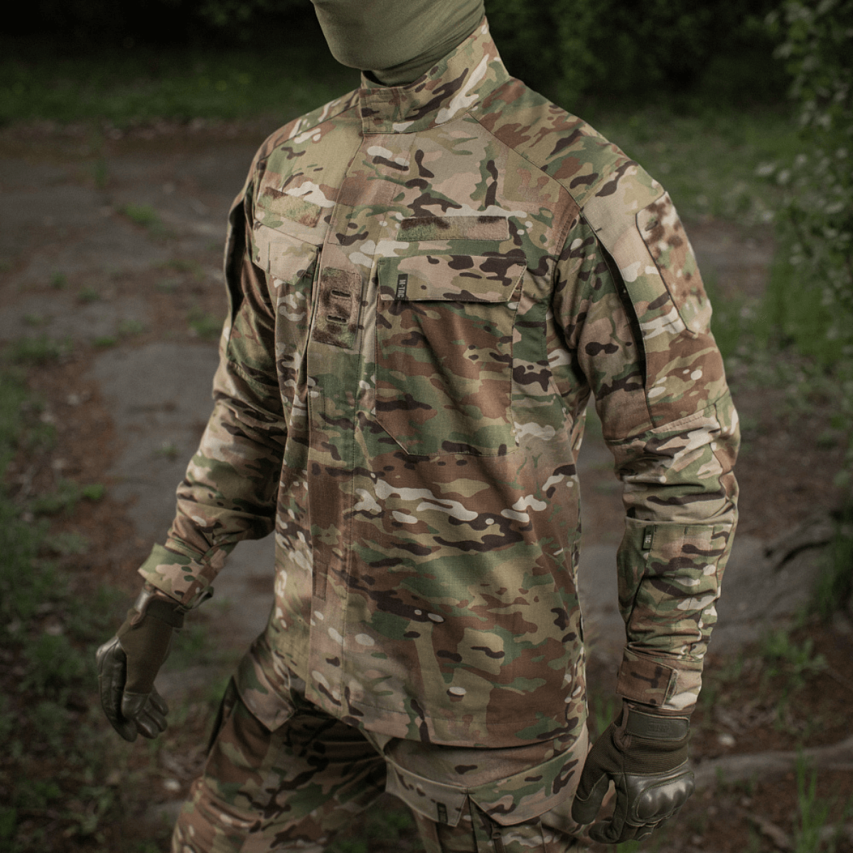 M-Tac Jakke Sturm NYCO Extreme Multicam-kuosissa, kestävä sotilastakki, korkea hengittävyys ja YKK-vetoketjut.