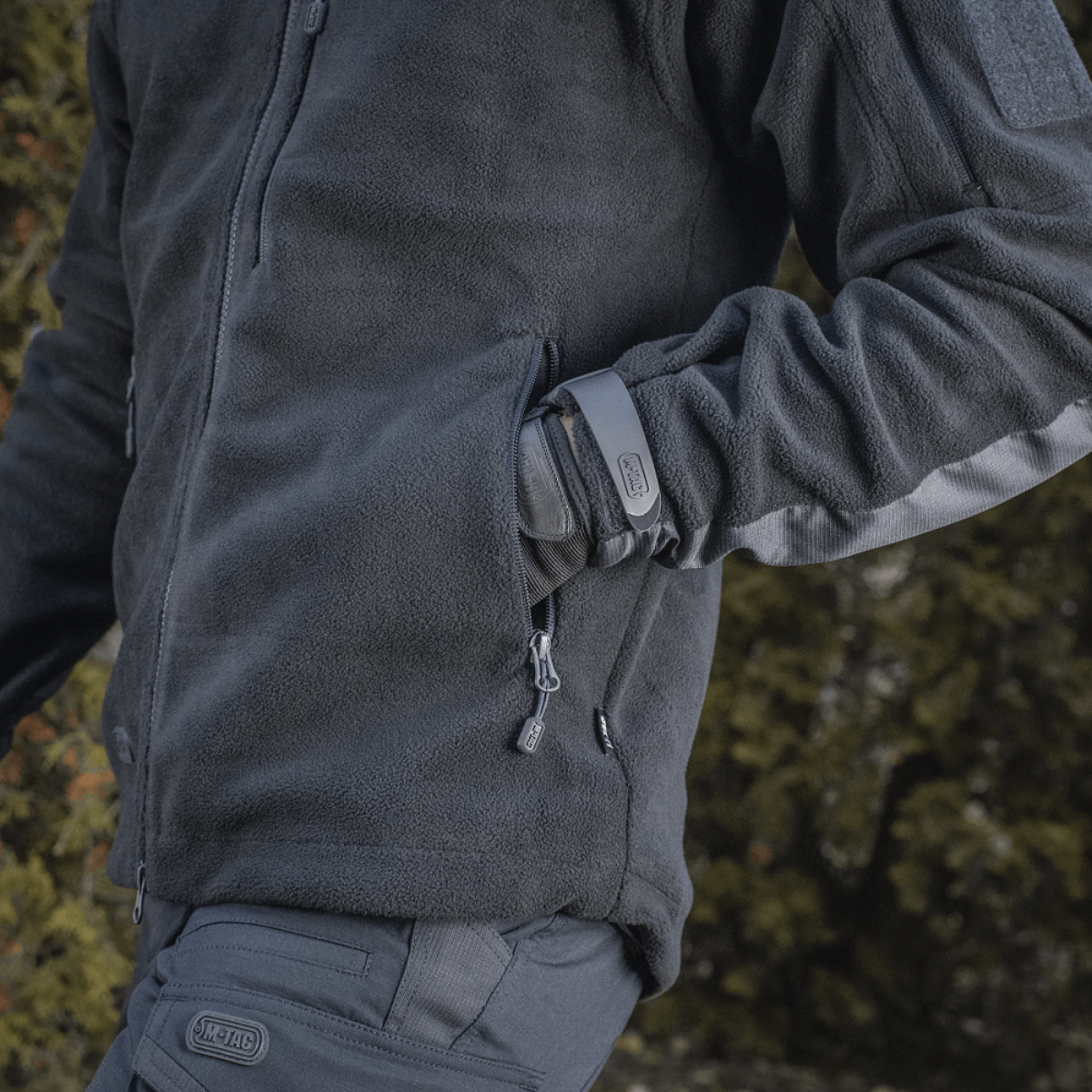 M-Tac Alpha Microfleece Jakke Gen.II, edistynyt fleece-takki taktiseen käyttöön ja ulkoiluun, ECWCS tredje lag, kestävä ja lämmin.