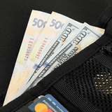 M-Tac Pung Elite Gen.II seteleillä ja korteilla mustissa Cordura-lokeroissa.