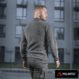 Mies M-Tac Nord Polartec -fleecetakissa harmaana, valmistettu premium Polartec -sarjasta. Sopii arkeen ja urheiluun.