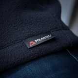 M-Tac Nord Polartec -fleecetakki Polartec® 200 Series -lappuineen, lähikuva kankaasta ja merkistä, premium-laatu.