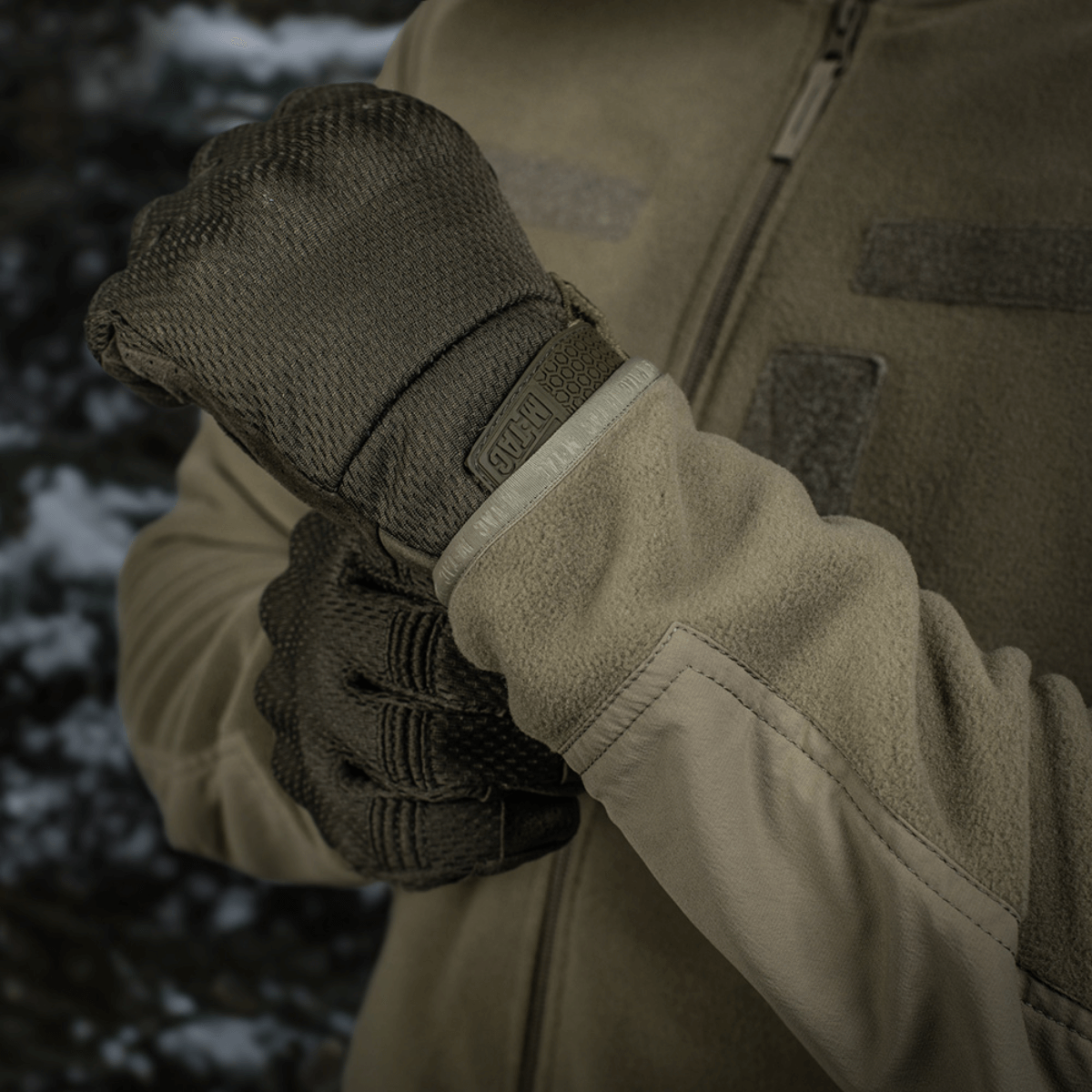 M-Tac Combat Fleece Polartec -takki lämpösäädöllä ja YKK-vetoketjuilla taktiseen muotoiluun, sopii sekä taktiseen että arkikäyttöön.