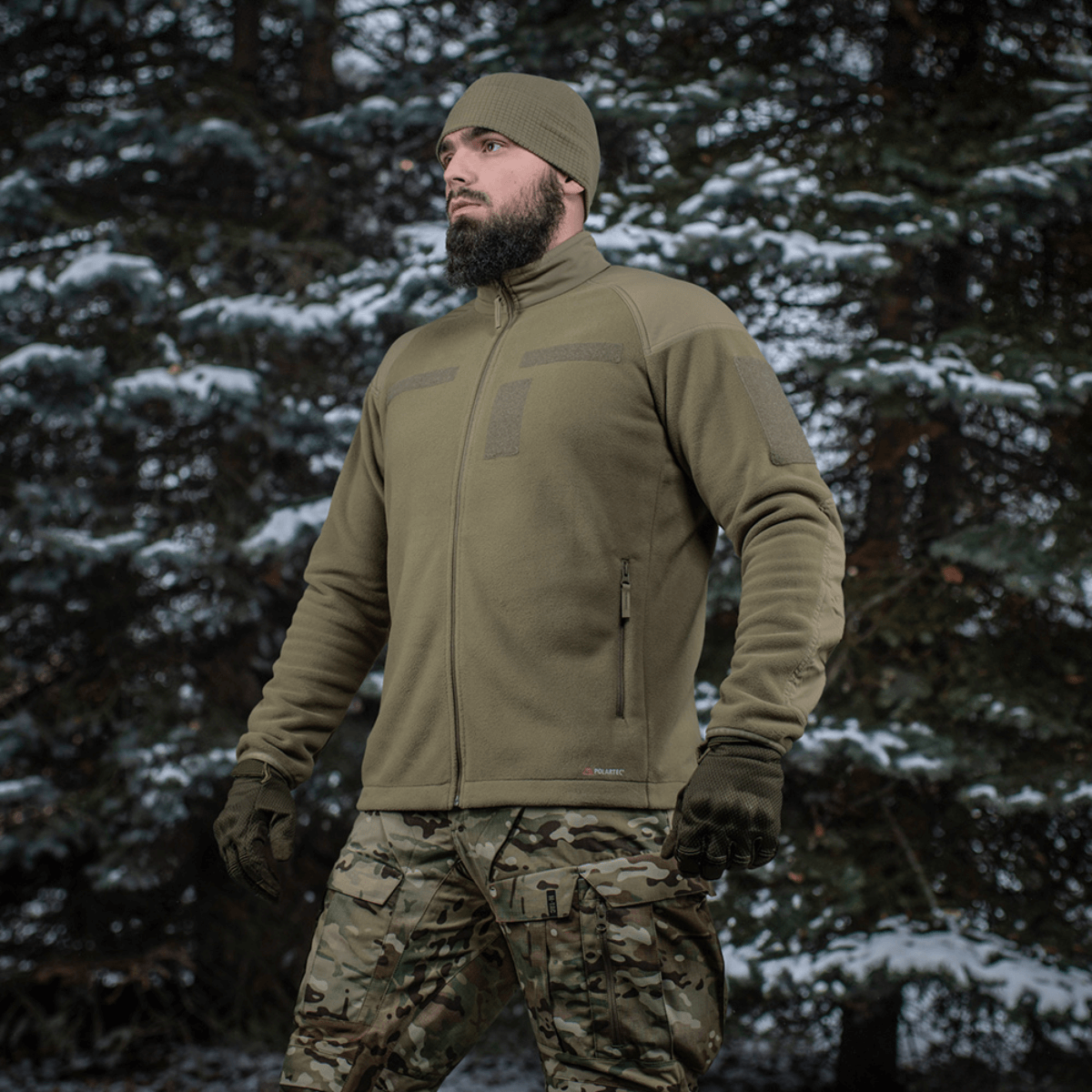 M-Tac Combat Fleece Polartec -takki taktiseen käyttöön talviympäristössä, edistyksellisellä designilla ja toiminnallisilla materiaaleilla.