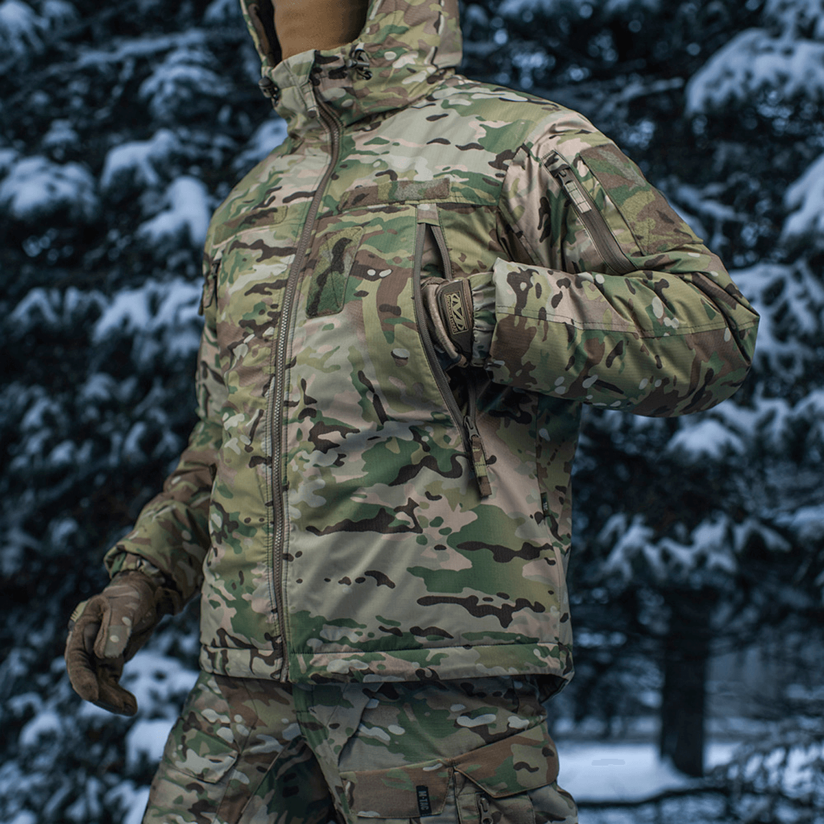 M-Tac Alpha Gen.IV Pro Primaloft -talvitakki Multicam-designilla, sopii äärimmäiseen kylmäsuojaan jopa -20°C.