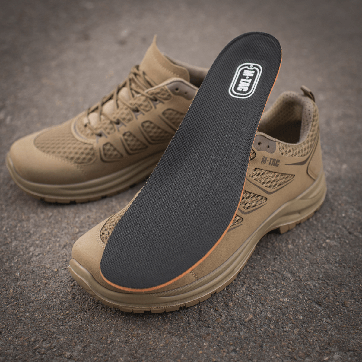 M-Tac Tactical Sneakers IVA ventilaatiomeshillä ja irtopohjallisella, suunniteltu vaellukseen ja ulkoiluun. Kevyet ja kulutusta kestävät kengät.