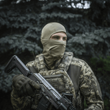 M-Tac Sweater-Ninja-Balaclava Premium käytössä sotilaan maastovarusteissa, suojaa ja kosteudenhallinta